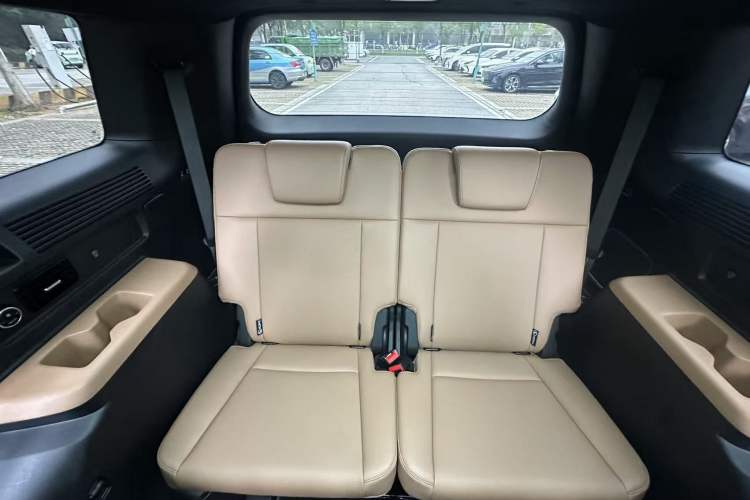 Used Hyundai Santa Fe 2024 2.0T Connoisseur Pro Max Interior 2
