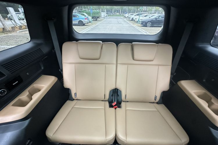 Used Hyundai Santa Fe 2024 2.0T Connoisseur Pro Max Interior 9
