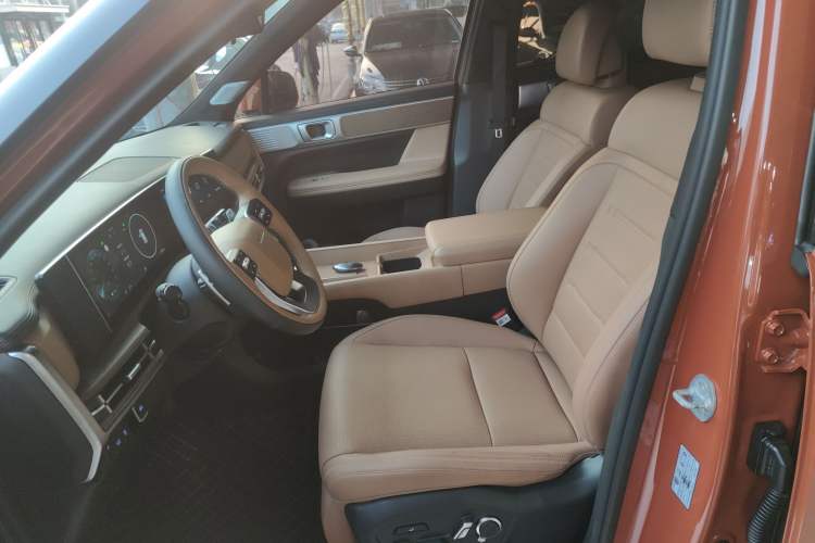 Used Hyundai Santa Fe 2024 2.0T Connoisseur Pro Max Left Front Seat