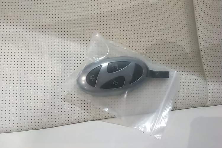 Used Hyundai Santa Fe 2024 2.0T Connoisseur Ultra Vehicle Key