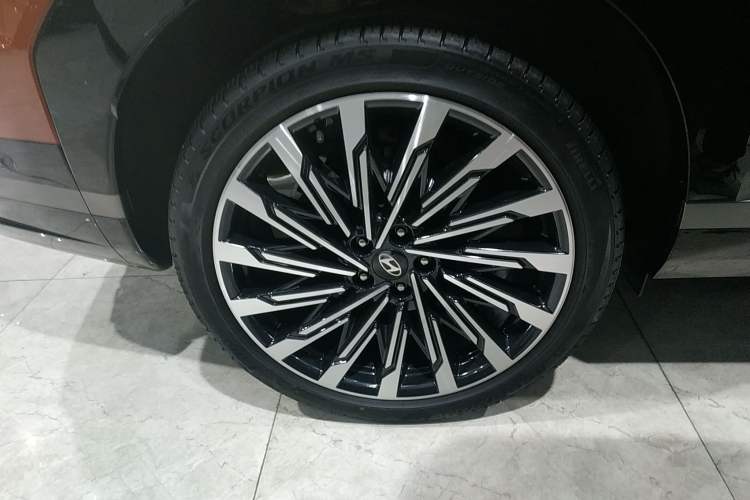 Used Hyundai Santa Fe 2024 2.0T Connoisseur Ultra Exterior 5
