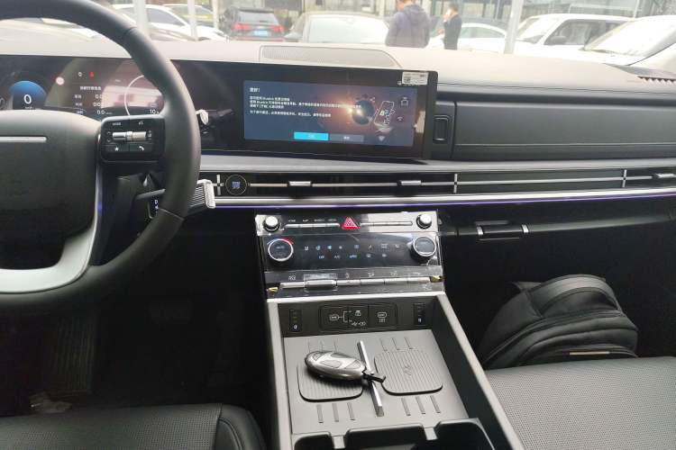 Used Hyundai Santa Fe 2024 2.0T Connoisseur Pro Audio And AC Panel