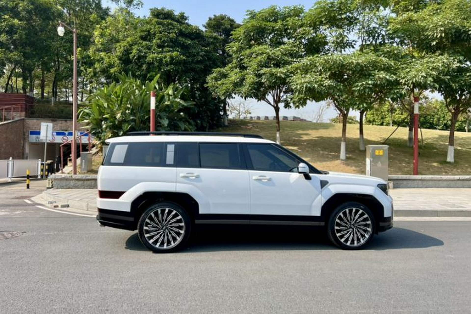 Used Hyundai Santa Fe 2024 2.0T Connoisseur Pro Max Exterior 12