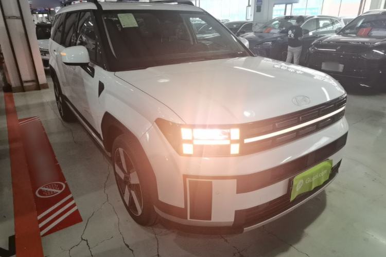 Used Hyundai Santa Fe 2024 2.0T Explorer Pro Front Right 45 Deg