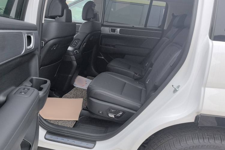 Used Hyundai Santa Fe 2024 2.0T Connoisseur Ultra Interior 1