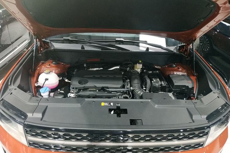 Used Hyundai Santa Fe 2024 2.0T Connoisseur Ultra Engine Bay