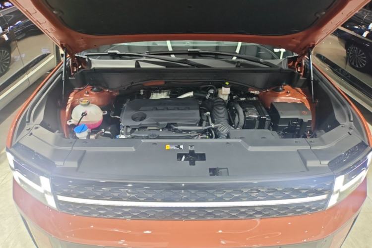 Used Hyundai Santa Fe 2024 2.0T Connoisseur Ultra Engine Bay