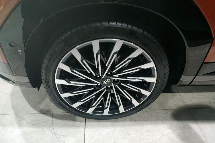 Used Hyundai Santa Fe 2024 2.0T Connoisseur Ultra Exterior 4