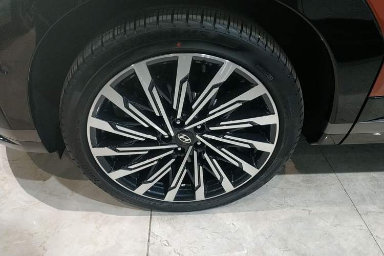 Used Hyundai Santa Fe 2024 2.0T Connoisseur Ultra Exterior 4