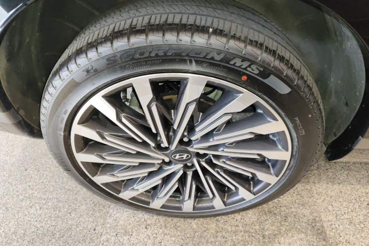 Used Hyundai Santa Fe 2024 2.0T Connoisseur Ultra Exterior 5