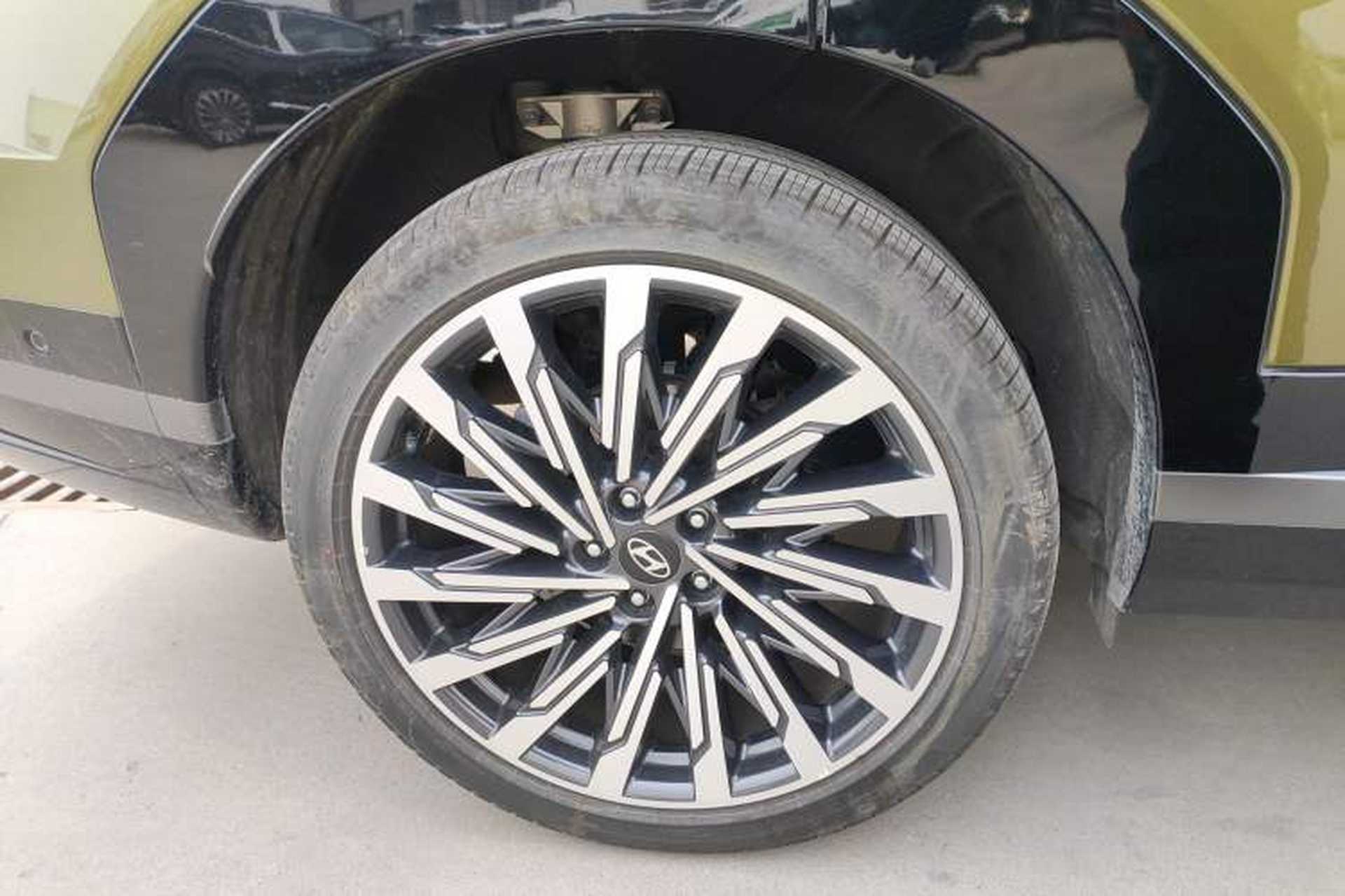 Used Hyundai Santa Fe 2024 2.0T Connoisseur Ultra Exterior 8