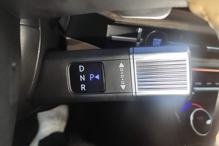 Used Hyundai Santa Fe 2024 2.0T Connoisseur Ultra Gear Lever