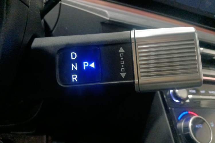 Used Hyundai Santa Fe 2024 2.0T Connoisseur Ultra Gear Lever