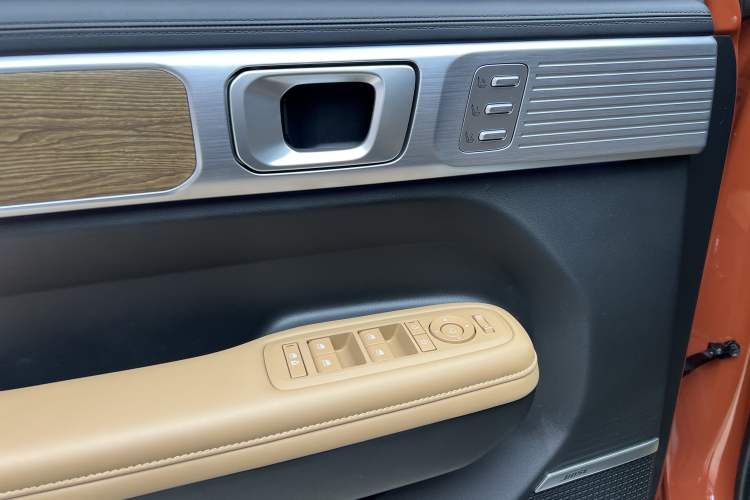 Used Hyundai Santa Fe 2024 2.0T Connoisseur Ultra Interior 12