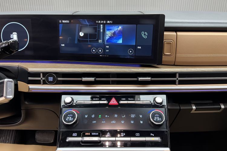 Used Hyundai Santa Fe 2024 2.0T Connoisseur Ultra Interior 3