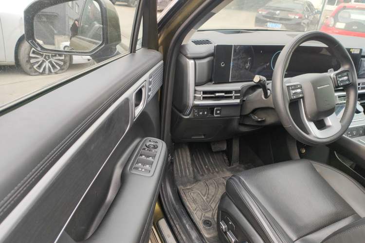 Used Hyundai Santa Fe 2024 2.0T Connoisseur Ultra Interior 3