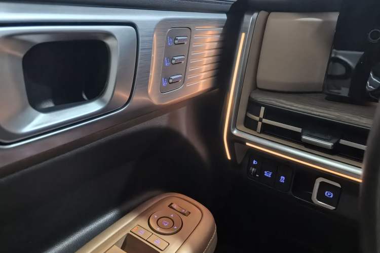 Used Hyundai Santa Fe 2024 2.0T Connoisseur Ultra Interior 5