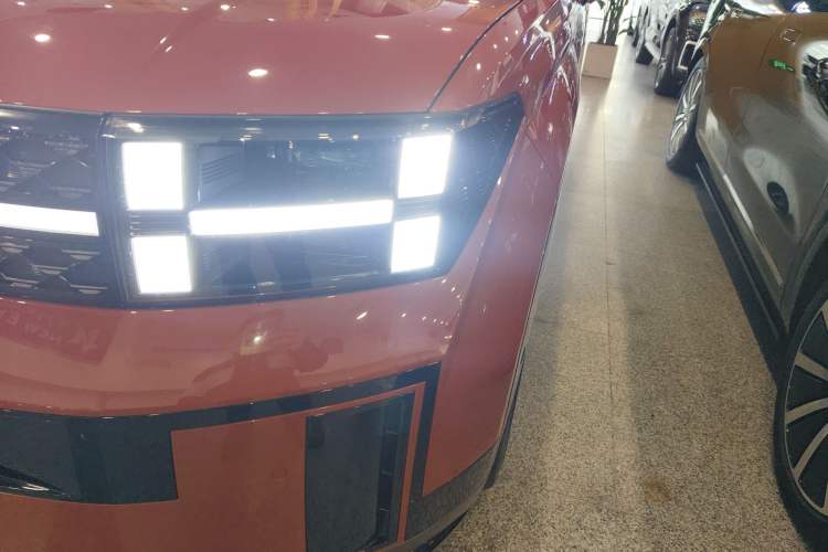 Used Hyundai Santa Fe 2024 2.0T Connoisseur Ultra Left Front Headlight