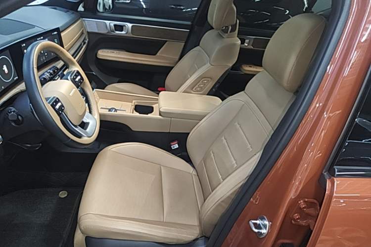 Used Hyundai Santa Fe 2024 2.0T Connoisseur Ultra Left Front Seat