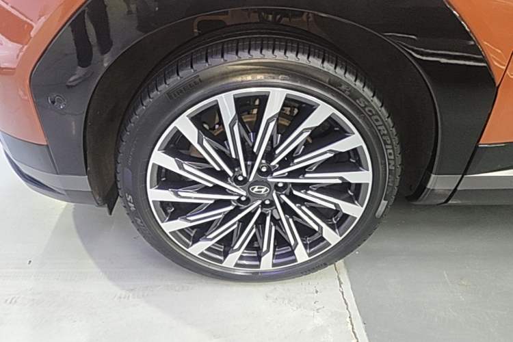 Used Hyundai Santa Fe 2024 2.0T Connoisseur Ultra Left Front Wheel Hub