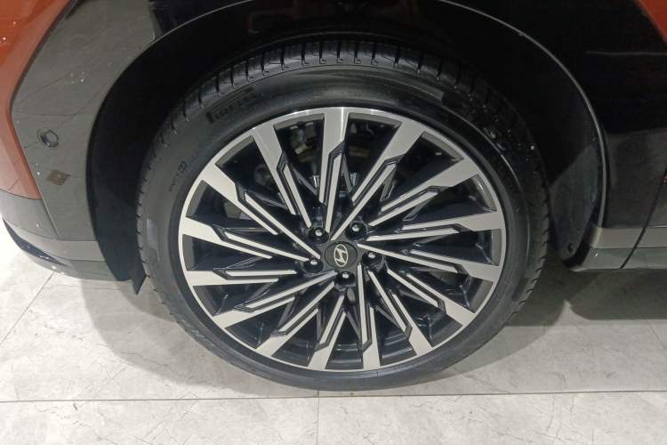 Used Hyundai Santa Fe 2024 2.0T Connoisseur Ultra Left Front Wheel Hub
