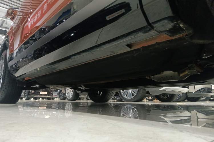 Used Hyundai Santa Fe 2024 2.0T Connoisseur Ultra Right Side Sill