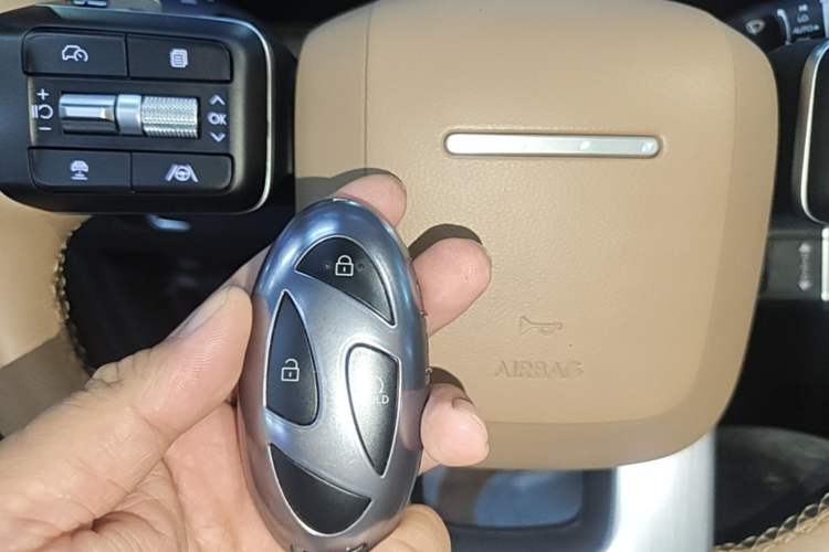 Used Hyundai Santa Fe 2024 2.0T Connoisseur Ultra Vehicle Key