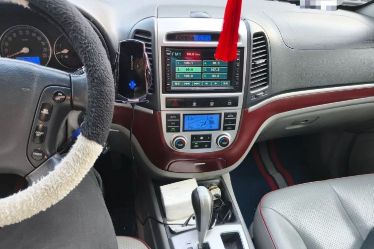 Used Hyundai Santa Fe Classic 2006 2.7 Luxury Model Audio And AC Panel