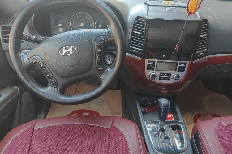 Used Hyundai Santa Fe Classic 2006 2.7 Luxury Model Center Console