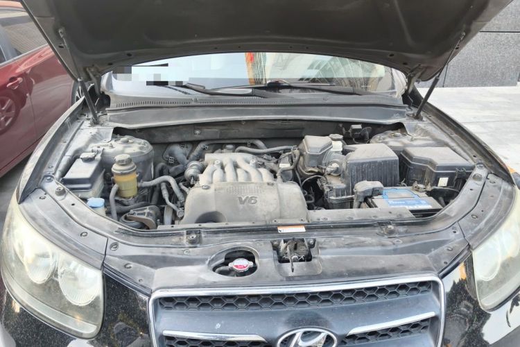 Used Hyundai Santa Fe Classic 2006 2.7 Luxury Model Engine Bay