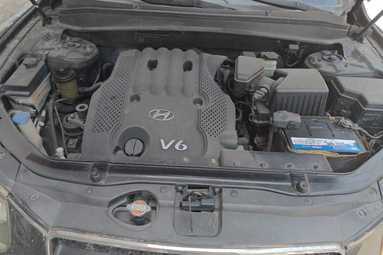Used Hyundai Santa Fe Classic 2006 2.7 Luxury Model Engine Bay