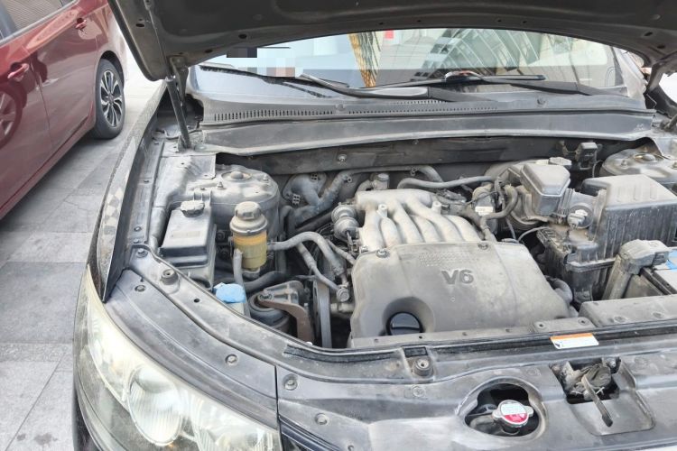 Used Hyundai Santa Fe Classic 2006 2.7 Luxury Model Engine Bay Right