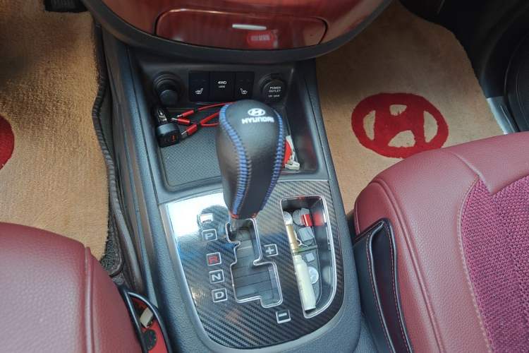 Used Hyundai Santa Fe Classic 2006 2.7 Luxury Model Gear Lever