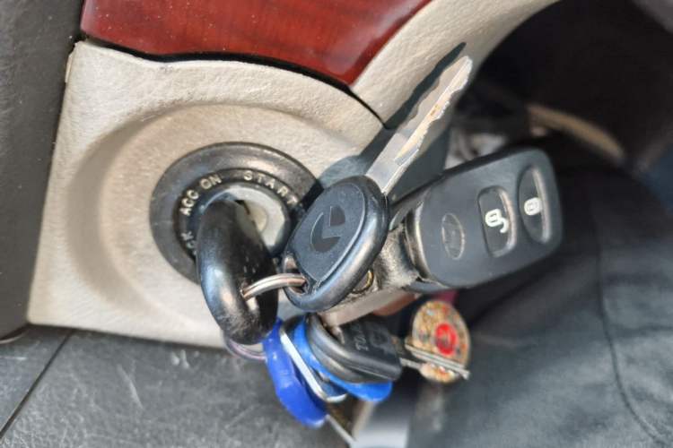 Used Hyundai Santa Fe Classic 2006 2.7 Luxury Model Vehicle Key