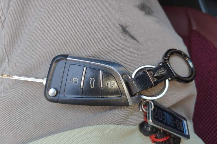 Used Hyundai Santa Fe Classic 2006 2.7 Luxury Model Vehicle Key
