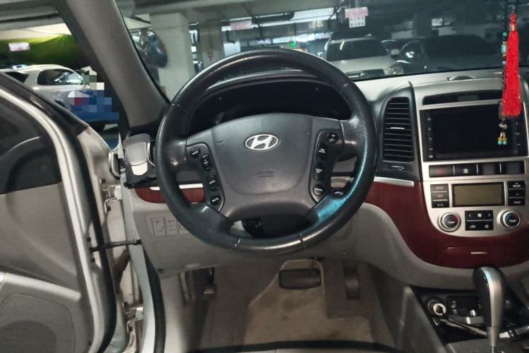 Used Hyundai Santa Fe Classic 2009 2.7 Luxury Version Steering Wheel