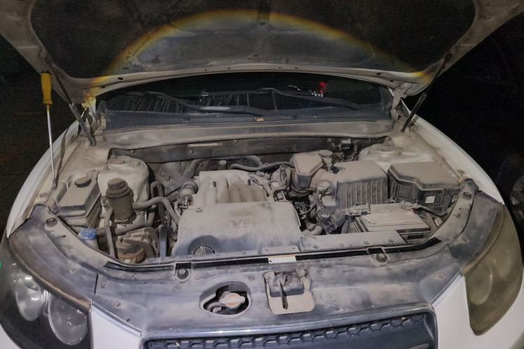Used Hyundai Santa Fe Classic 2009 2.7 Luxury Version Engine Bay