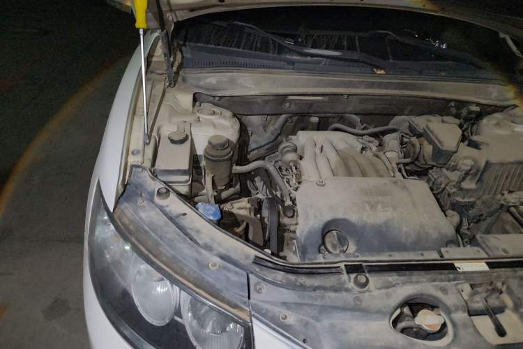 Used Hyundai Santa Fe Classic 2009 2.7 Luxury Version Engine Bay Right