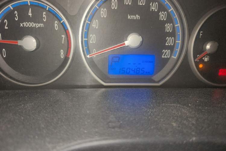 Used Hyundai Santa Fe Classic 2009 2.7 Luxury Version Odometer Close Up