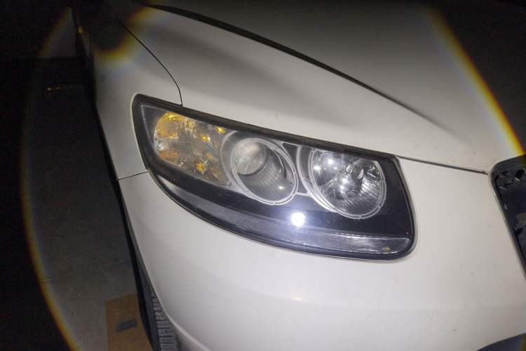 Used Hyundai Santa Fe Classic 2009 2.7 Luxury Version Right Front Headlight