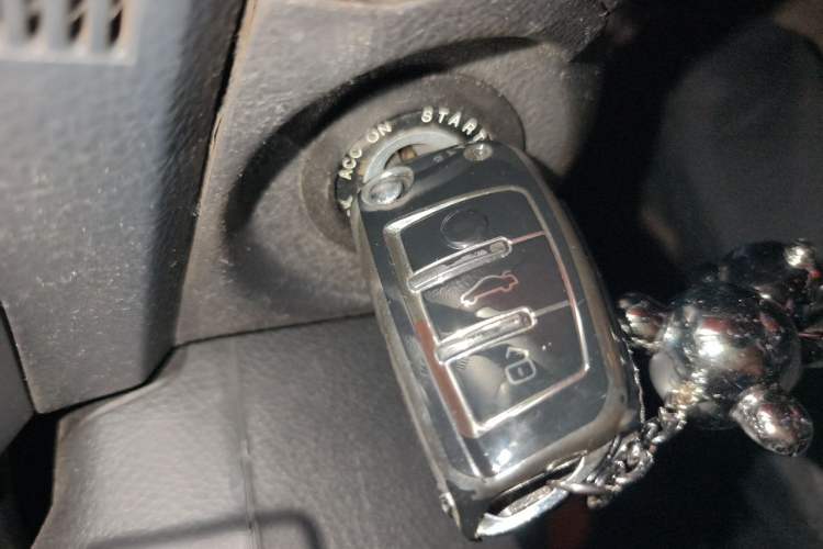 Used Hyundai Santa Fe Classic 2009 2.7 Luxury Version Vehicle Key
