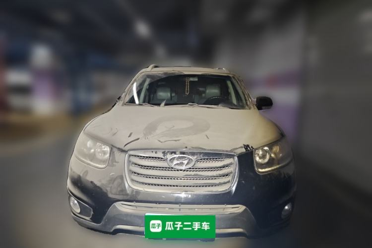 Used Hyundai Santa Fe Classic 2010 2.4 Luxury Edition 7-Seater Four-Wheel Drive Front