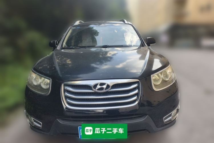 Used Hyundai Santa Fe Classic 2010 2.4 Luxury Edition 7-Seater Four-Wheel Drive Front