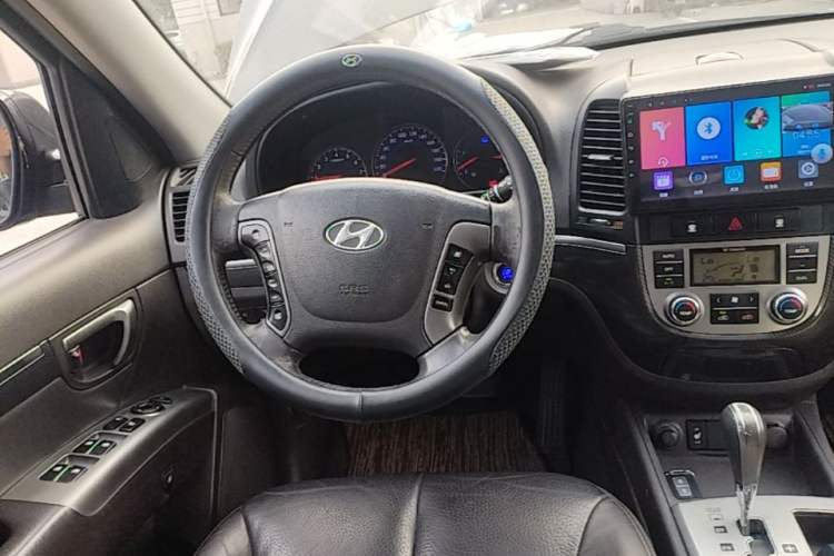Used Hyundai Santa Fe Classic 2010 2.4 Ultimate Edition 7-Seater Four-Wheel Drive Steering Wheel