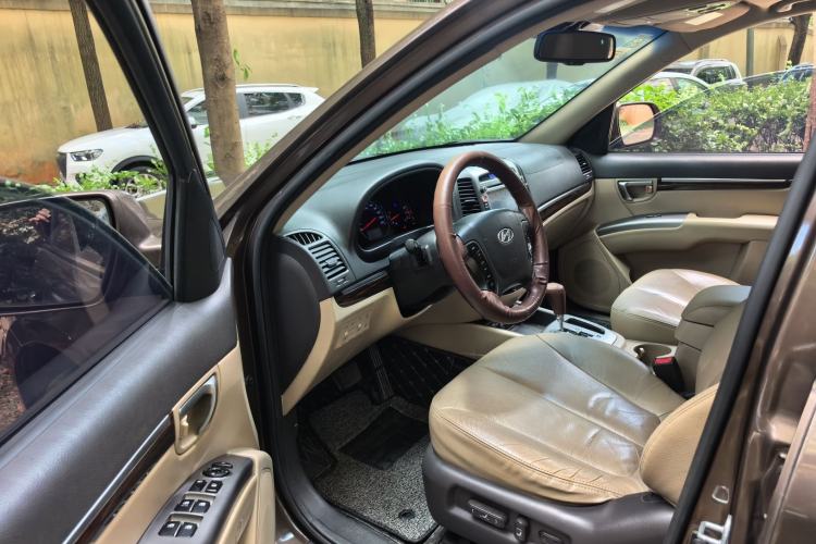 Used Hyundai Santa Fe Classic 2010 2.4 Luxury Edition 7-Seater Four-Wheel Drive Driver Seat