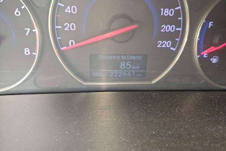 Used Hyundai Santa Fe Classic 2010 2.4 Ultimate Edition 7-Seater Four-Wheel Drive Odometer Close Up