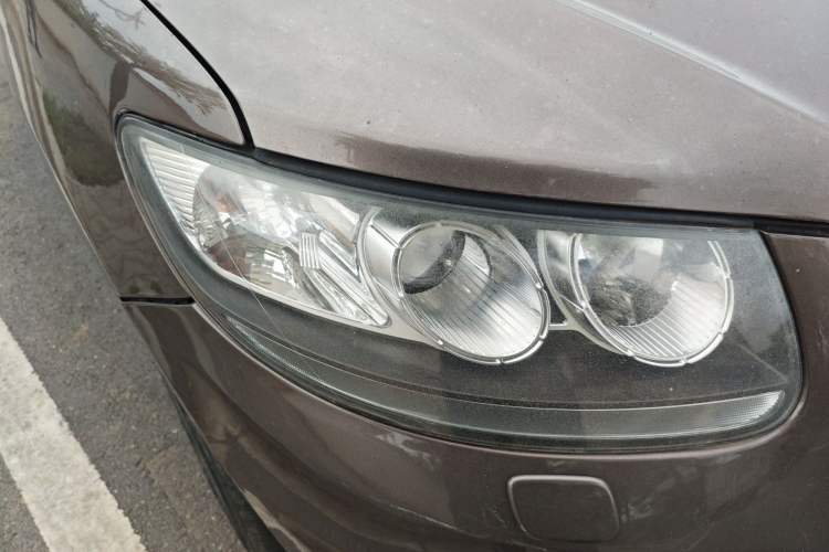 Used Hyundai Santa Fe Classic 2010 2.4 Ultimate Edition 7-Seater Four-Wheel Drive Right Front Headlight