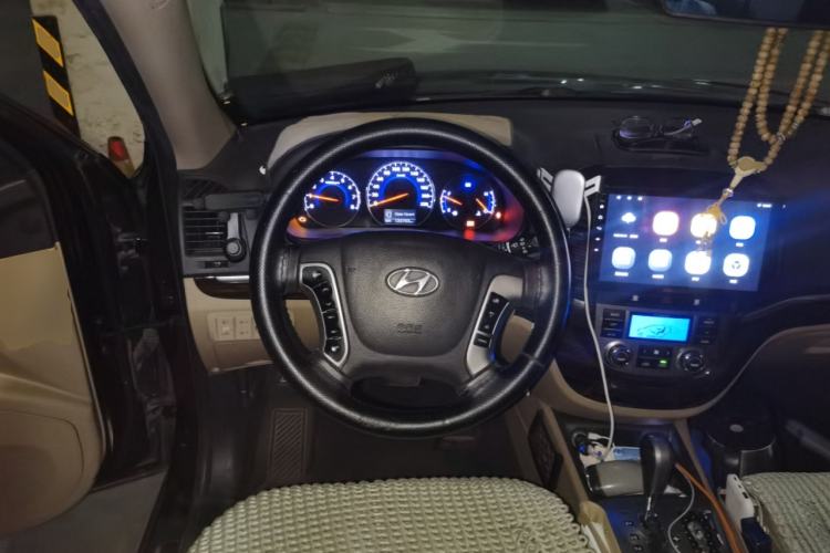 Used Hyundai Santa Fe Classic 2010 2.4 Luxury Edition 7-Seater Four-Wheel Drive Steering Wheel