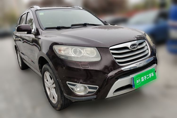 Used Hyundai Santa Fe Classic 2010 2.4 Ultimate Edition 7-Seater Four-Wheel Drive Front Right 45 Deg