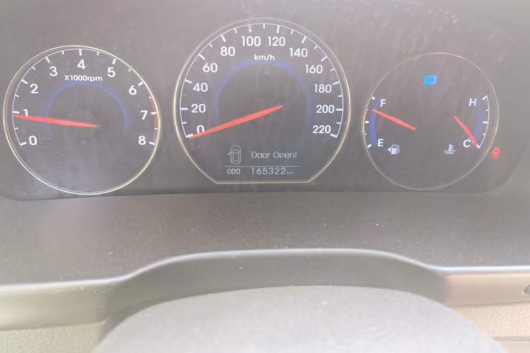 Used Hyundai Santa Fe Classic 2010 2.4 Ultimate Edition 7-Seater Four-Wheel Drive Odometer Close Up